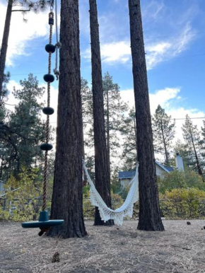 Big Bear Family Cabin, 4 bed/ 2 bath w/ HOT TUB!